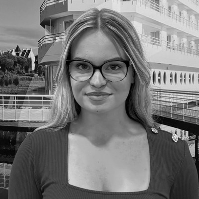 Jennyfer, Chargé de Marketing